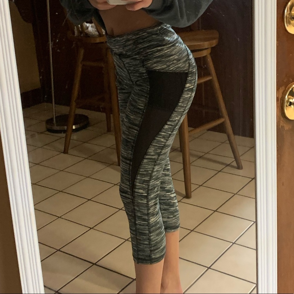 Capri sports leggings mid length